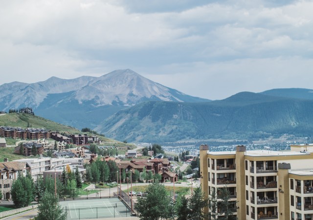 where to stay in crested butte