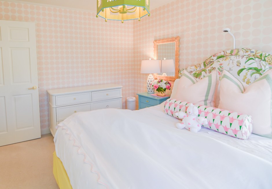 preppy girls bedroom